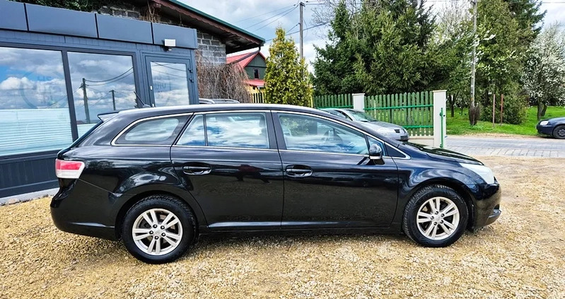 Toyota Avensis cena 24900 przebieg: 227000, rok produkcji 2009 z Śrem małe 781